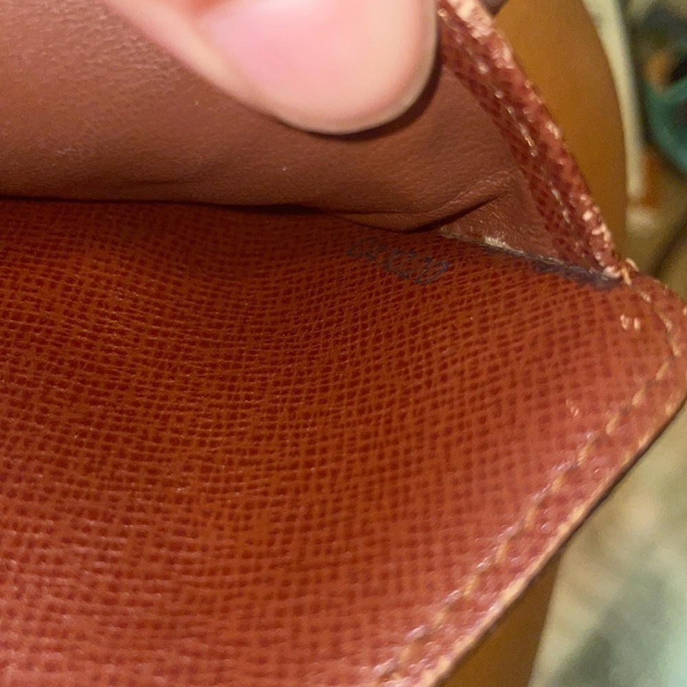 LOUIS VUITTON WALLET - Picture 13 of 14